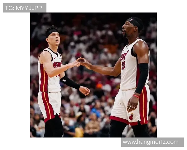 2015年骑士与热火季前赛精彩回放全景解析与赛后点评 2015年骑士与热火季前赛精彩回放全景解析与赛后点评